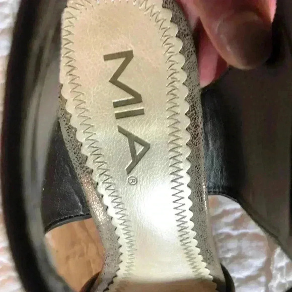 MIA Heels - Picture 4 of 6